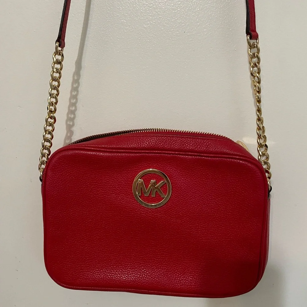 Michael Kors Red Fulton Pebbled Leather Crossbody Bag zip top chain/Buckle strap